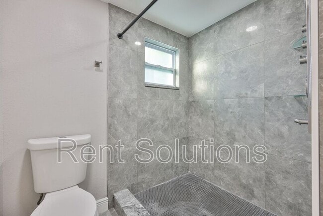 Building Photo - 12870 101st Way N