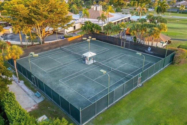 Building Photo - 5021 Oakhill Ln