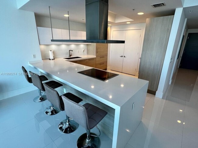 Building Photo - 17301 Biscayne Blvd