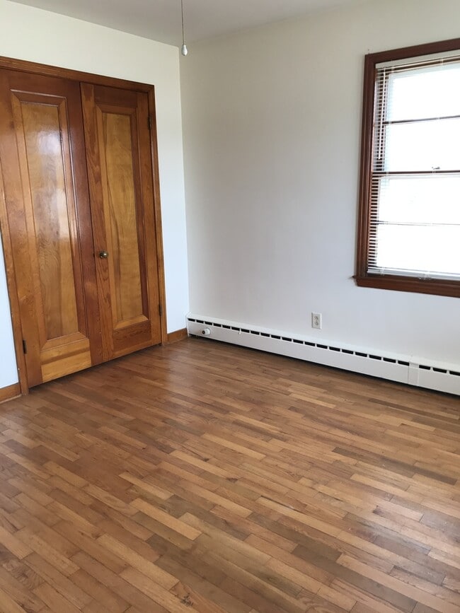 Building Photo - 3 bed 1.5 bath home in Coloma!