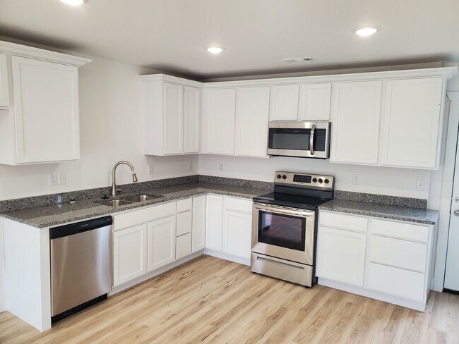 Building Photo - 1205 Nedra Dr