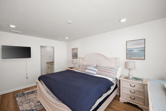 Building Photo - 4013 Blue Water Dr