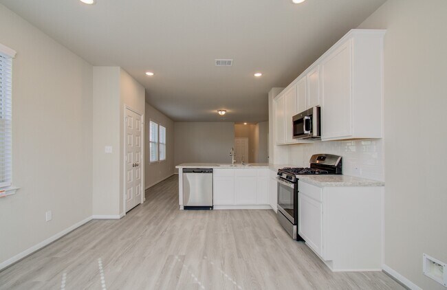 Building Photo - 8411 Beacon Bay Cir