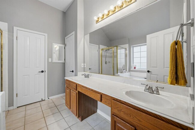 Building Photo - 6816 Beatty Dr