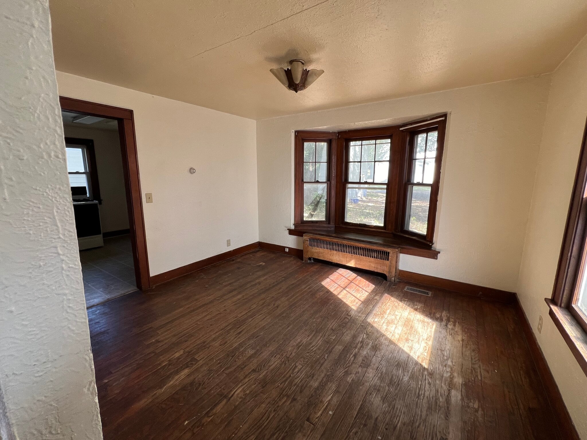 Building Photo - 608 N Sandusky St