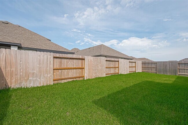 Building Photo - 4910 Tan Briar Dr