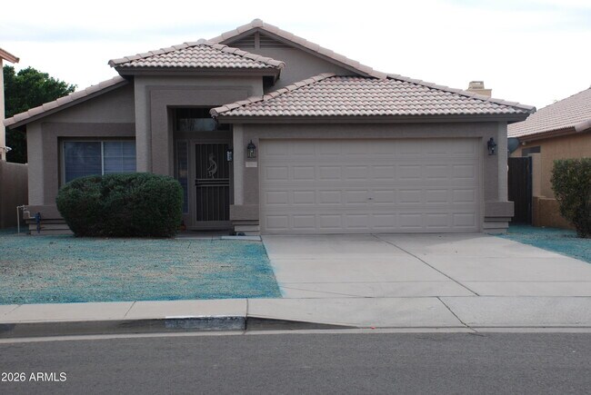 Building Photo - 249 W Grovers Ave