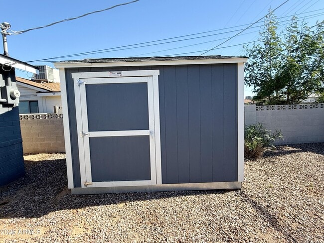 Building Photo - 7413 E Roosevelt St