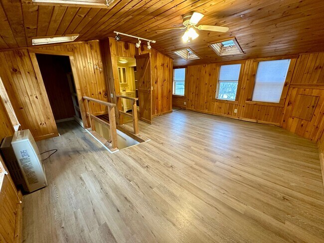 Building Photo - 45 Bow St