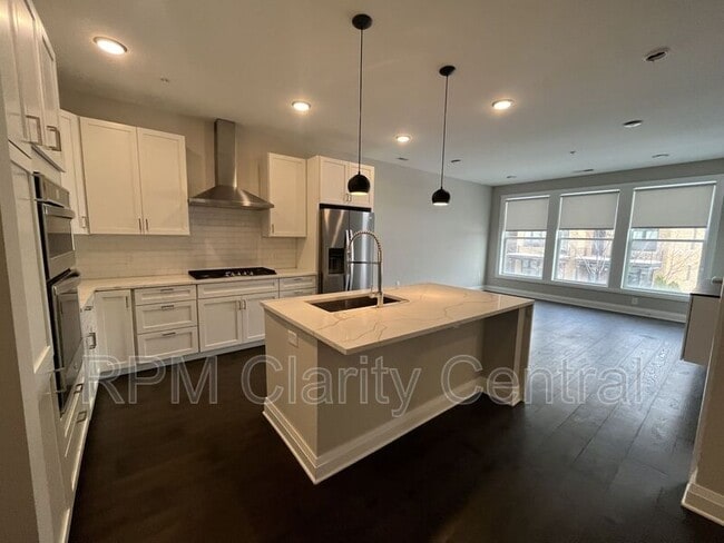 Building Photo - 751 N 6th St