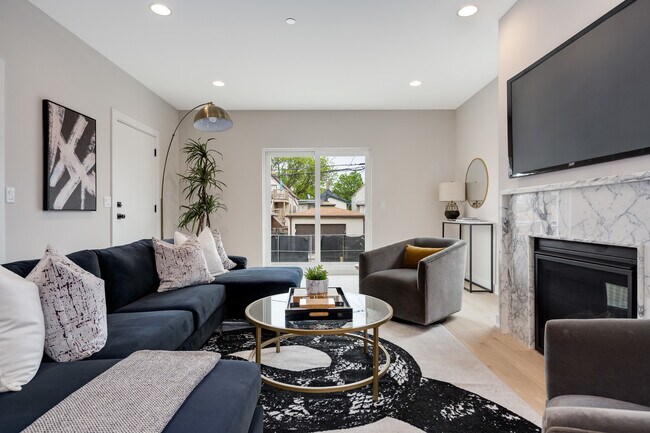 Building Photo - 1631 N Lawndale Ave