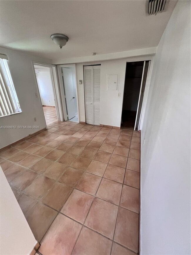 Building Photo - 1329 SW 75th Ave