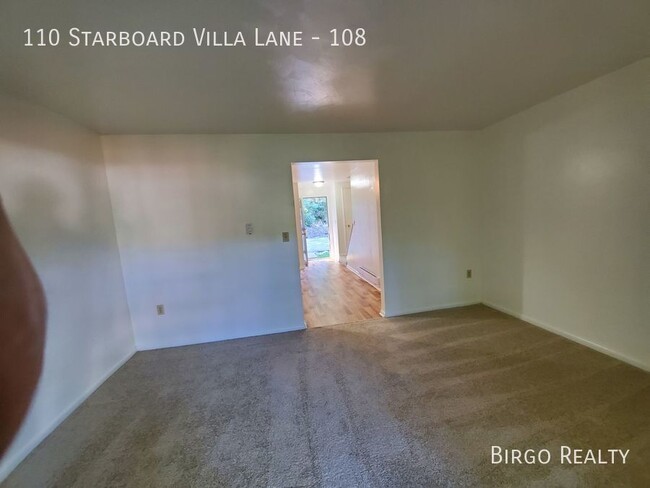 Building Photo - A Cozy 2 Bed/1 Bath TOWNHOUSE in GREENSBUR...