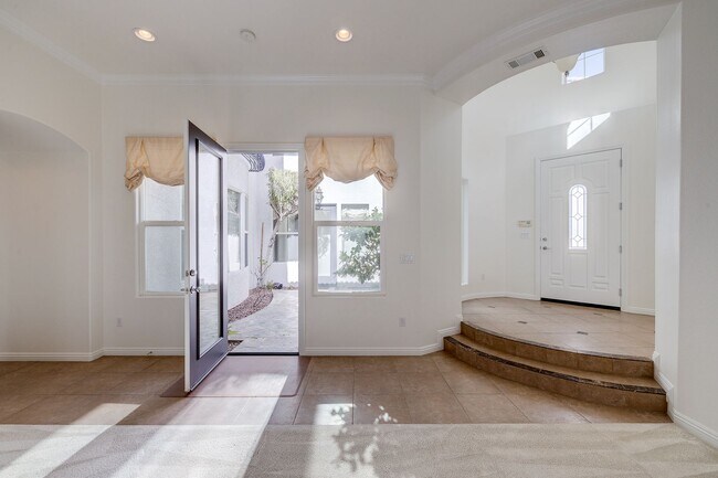 Building Photo - Beautiful 4Bd, 4Bth home in Guard Gated Community near Tivoli Village.