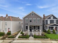 Building Photo - 1102 Summit St