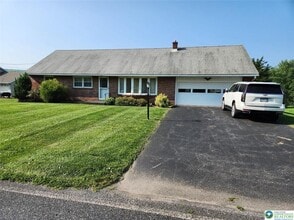 Building Photo - 443 Dryville Rd