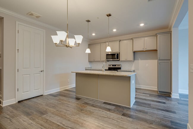 Building Photo - 413 Ronan Way