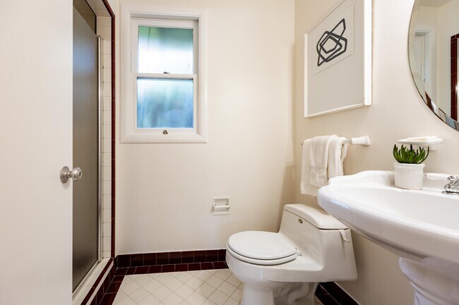 Building Photo - 795 San Mateo Dr