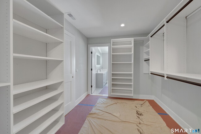 Building Photo - 20 Bouton St