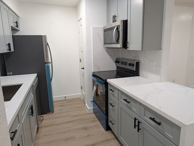 Building Photo - 6001 Reims Rd