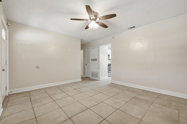 Building Photo - 20 Kohler Dr