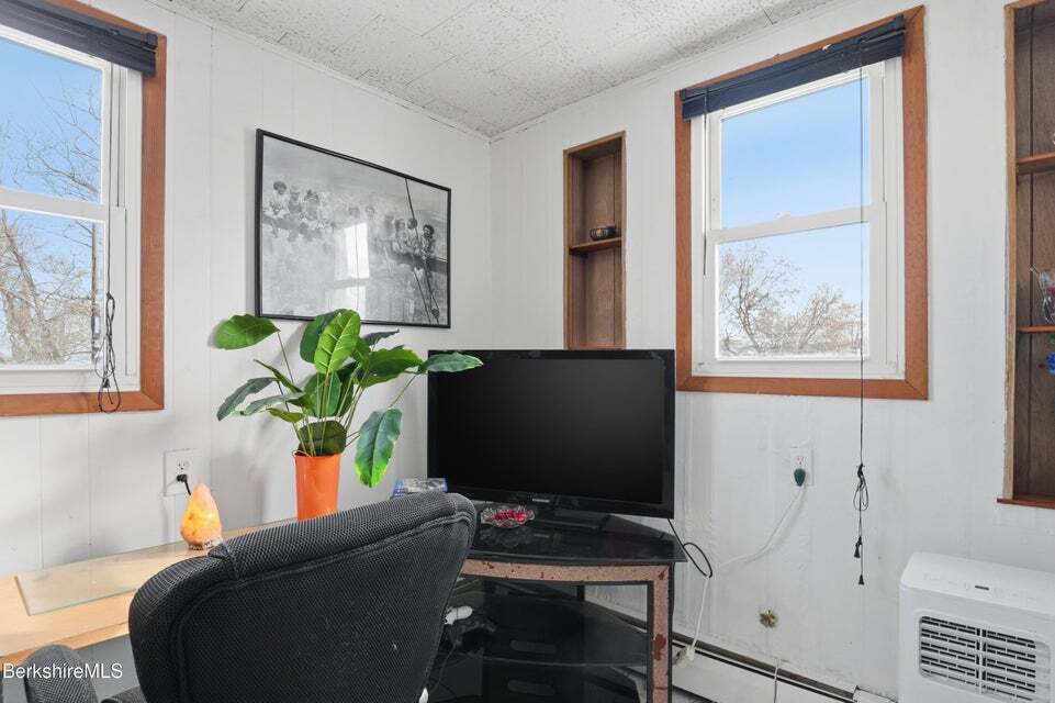 Building Photo - 9 Lincoln St