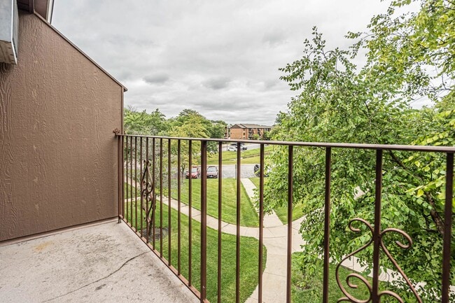 Building Photo - 730 Briar Hill Ln