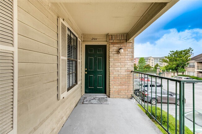 Building Photo - 14600 Fonmeadow Dr