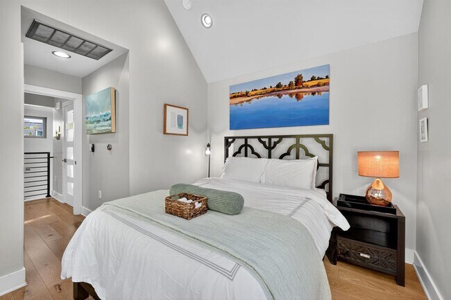 Building Photo - 2710 Wilson St