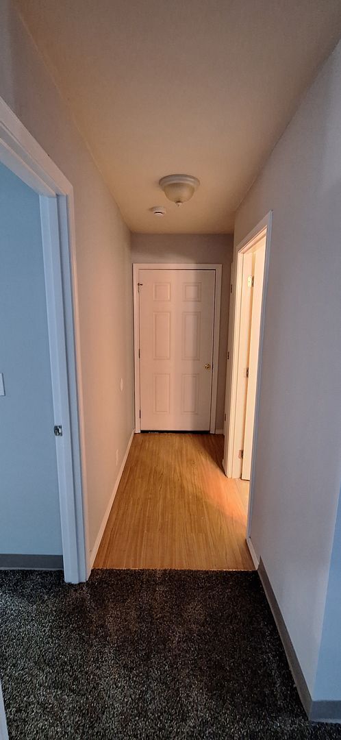 Building Photo - 196 - 3427/3429 SE 3rd