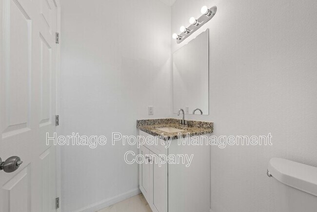 Building Photo - 323 Gabriel