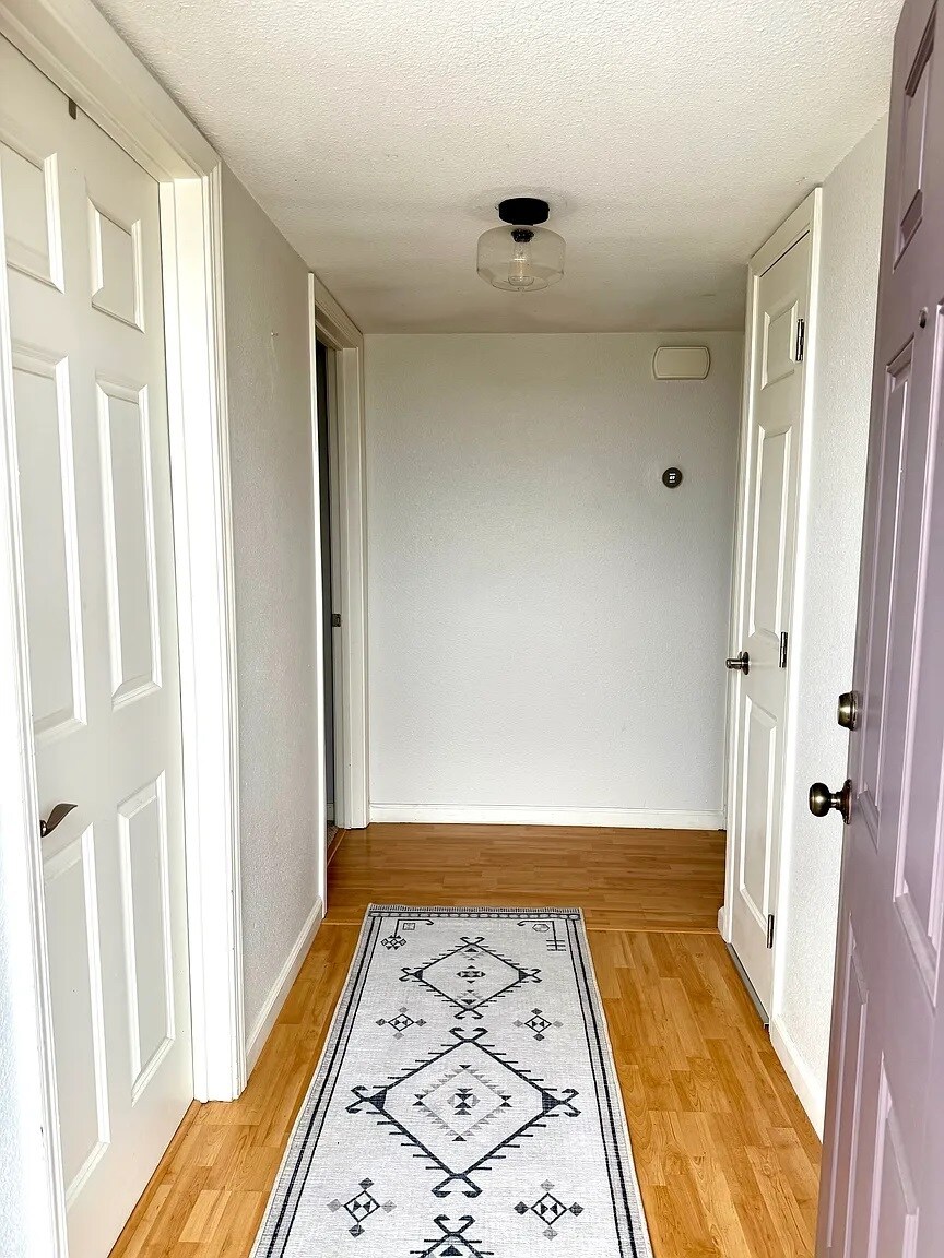 Building Photo - 142 Cherry St