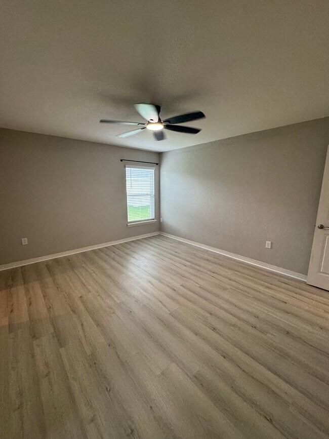 Building Photo - Charming Winter Haven Rental!