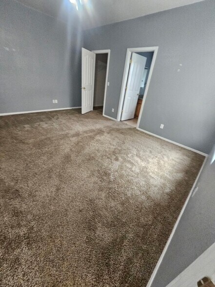 Building Photo - 5295 Imperial Dr