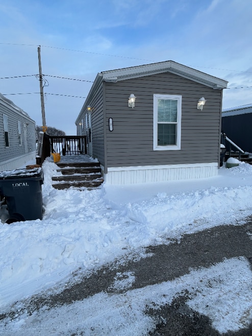 Building Photo - 9859 Shepherd Rd