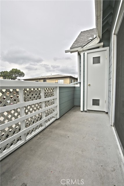 Building Photo - 1211 Huntington Dr