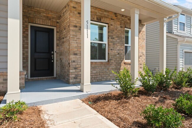 Building Photo - 5 Bed + 3 Bath Single Family Home in Charl...