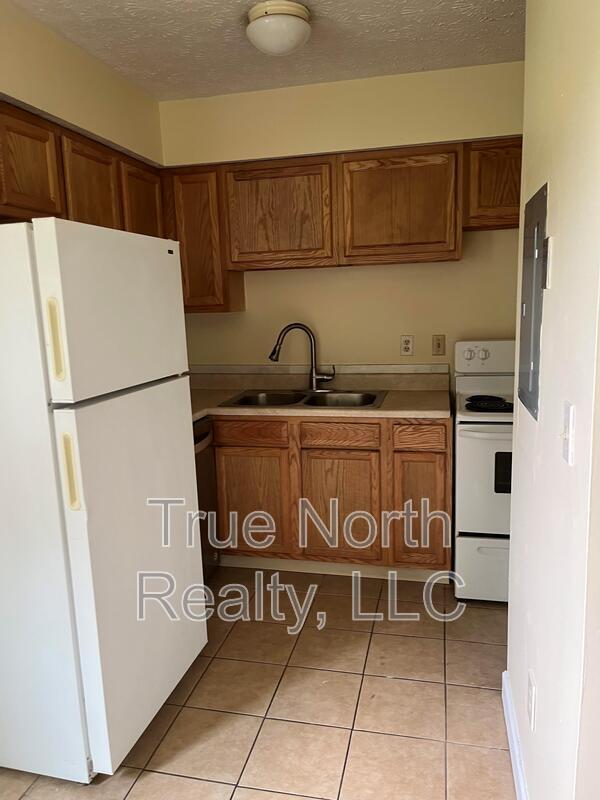 Building Photo - 3093 Jackielane Dr