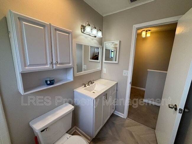 Building Photo - 517 Carambola Ave