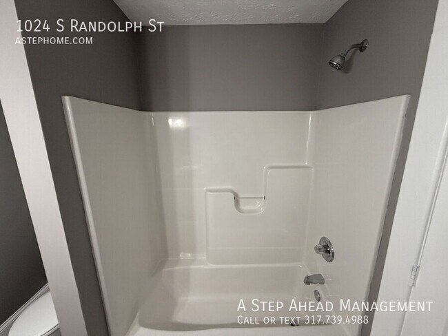 Building Photo - 1024 S Randolph St