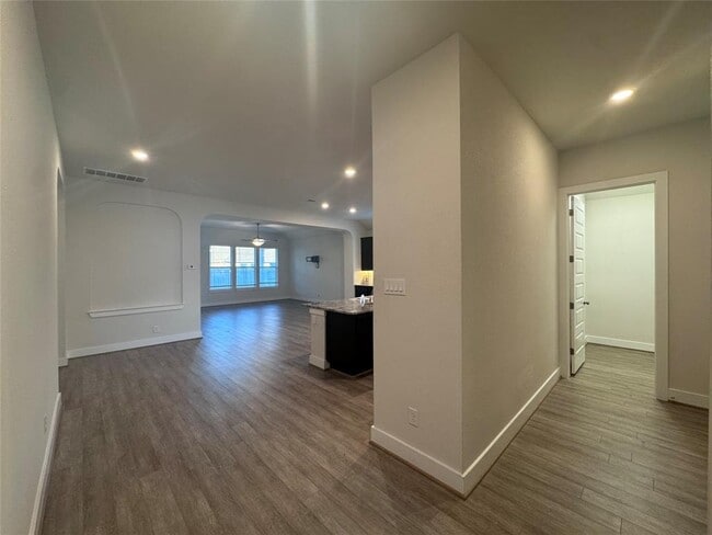 Building Photo - 3804 Sandhill Crane Dr