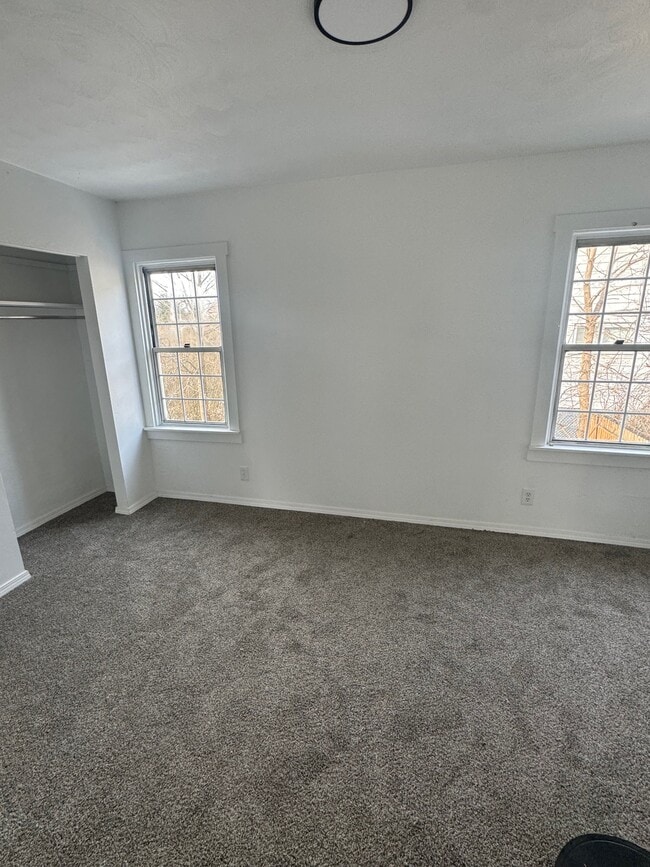 Building Photo - 1355 Drey St