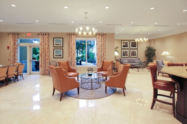 Building Photo - 800 N Tamiami Trl