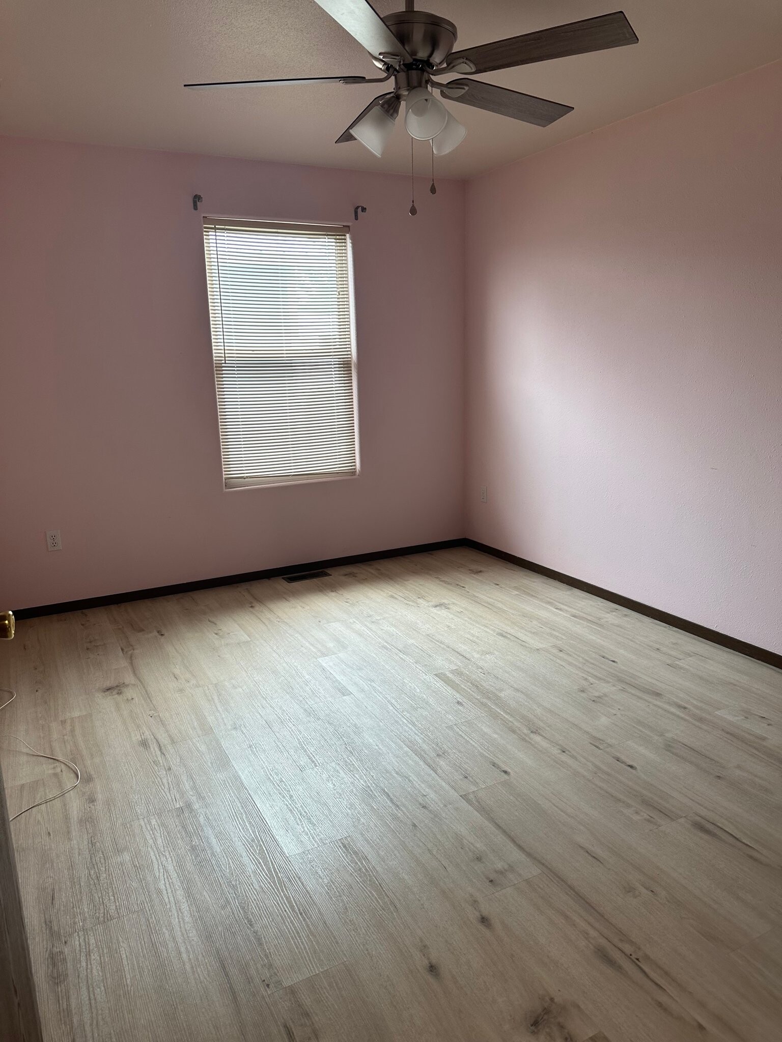 Building Photo - 3390 Canyon Dr