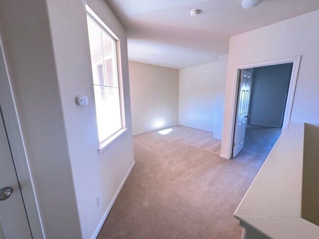 Building Photo - 6141 Ingleston Dr