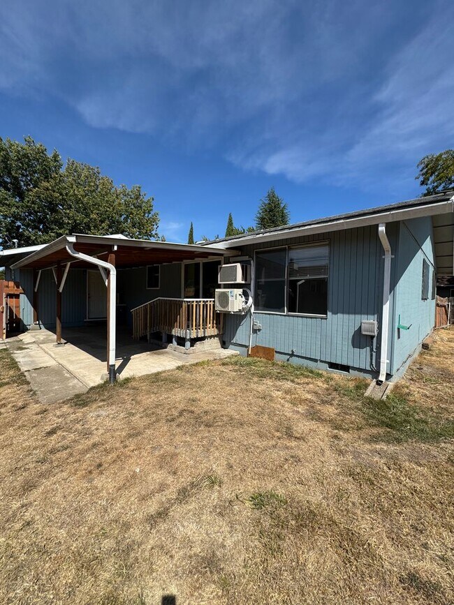 Building Photo - 3863 Bourne St