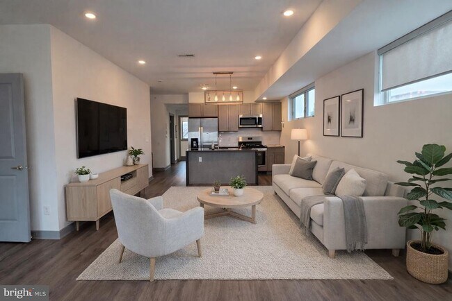 Building Photo - 411 W Berks St