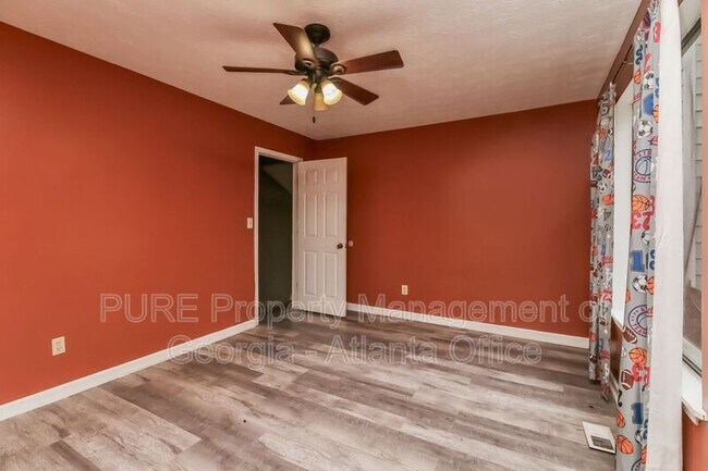 Building Photo - 3831 Eden Glen Dr SE