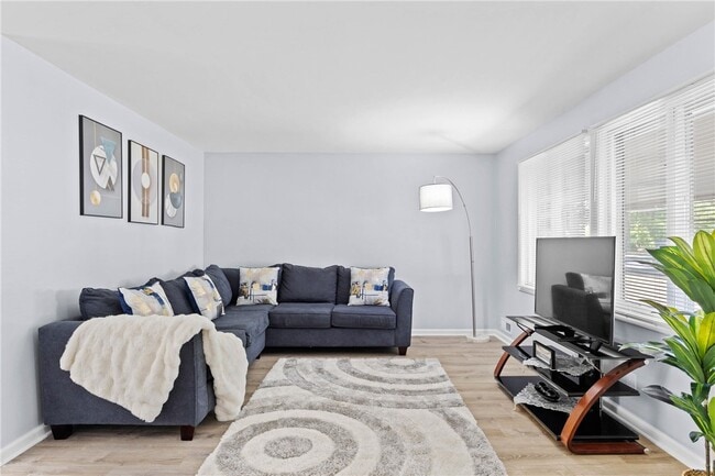 Building Photo - 189 Lawson Rd