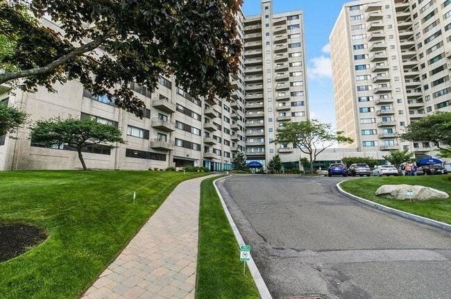 Building Photo - 376 Ocean Ave